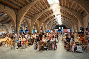 Èxit de la II Arrossada Solidària del Grup Bon Preu, amb 1.000 participants i més de 16.400€ recaptats per finançar beques menjador d’escoles catalanes